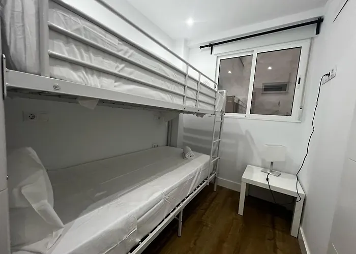 Boutique Apt Next To The Train Station By Turivida Apartman