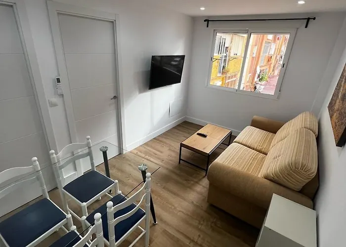 Boutique Apt Next To The Train Station By Turivida *