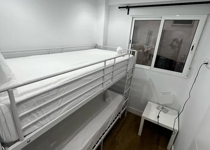 Boutique Apt Next To The Train Station By Turivida Apartman